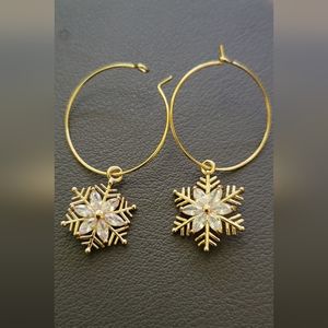 Snowflake earrings